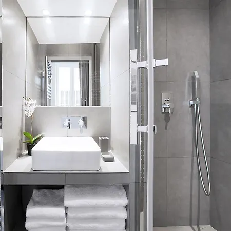 Charming 2br-2ba Between Le Marais & Le Louvre Parigi