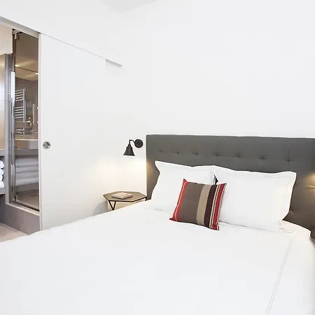 Charming 2br-2ba Between Le Marais & Le Louvre Paříž