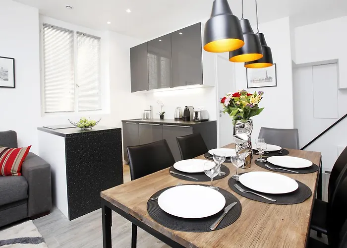Charming 2br-2ba Between Le Marais&le Louvre Parijs