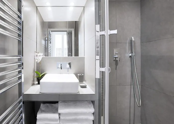 Charming 2br-2ba Between Le Marais&le Louvre Parijs